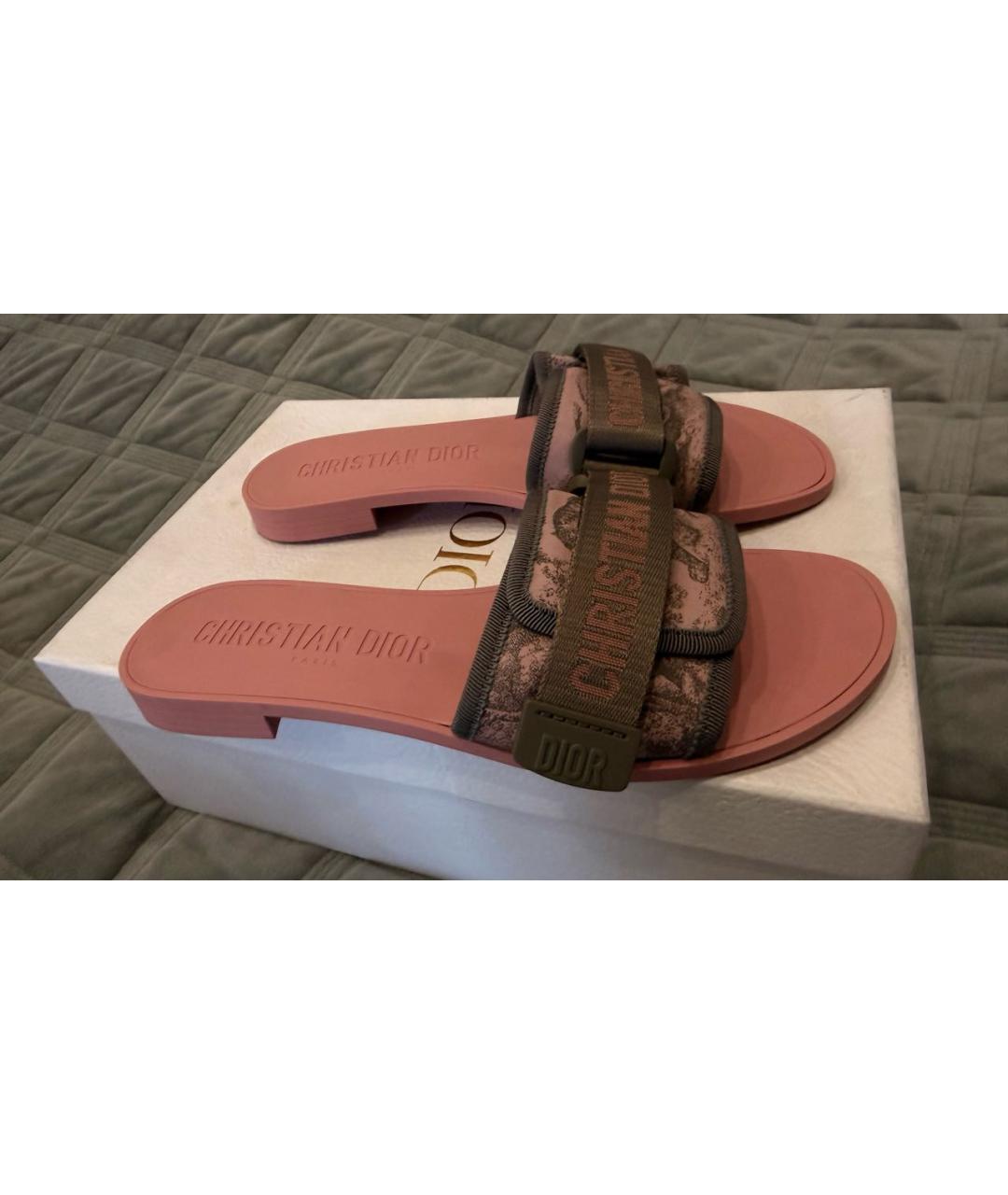 CHRISTIAN DIOR Коралловые текстильные шлепанцы, фото 5