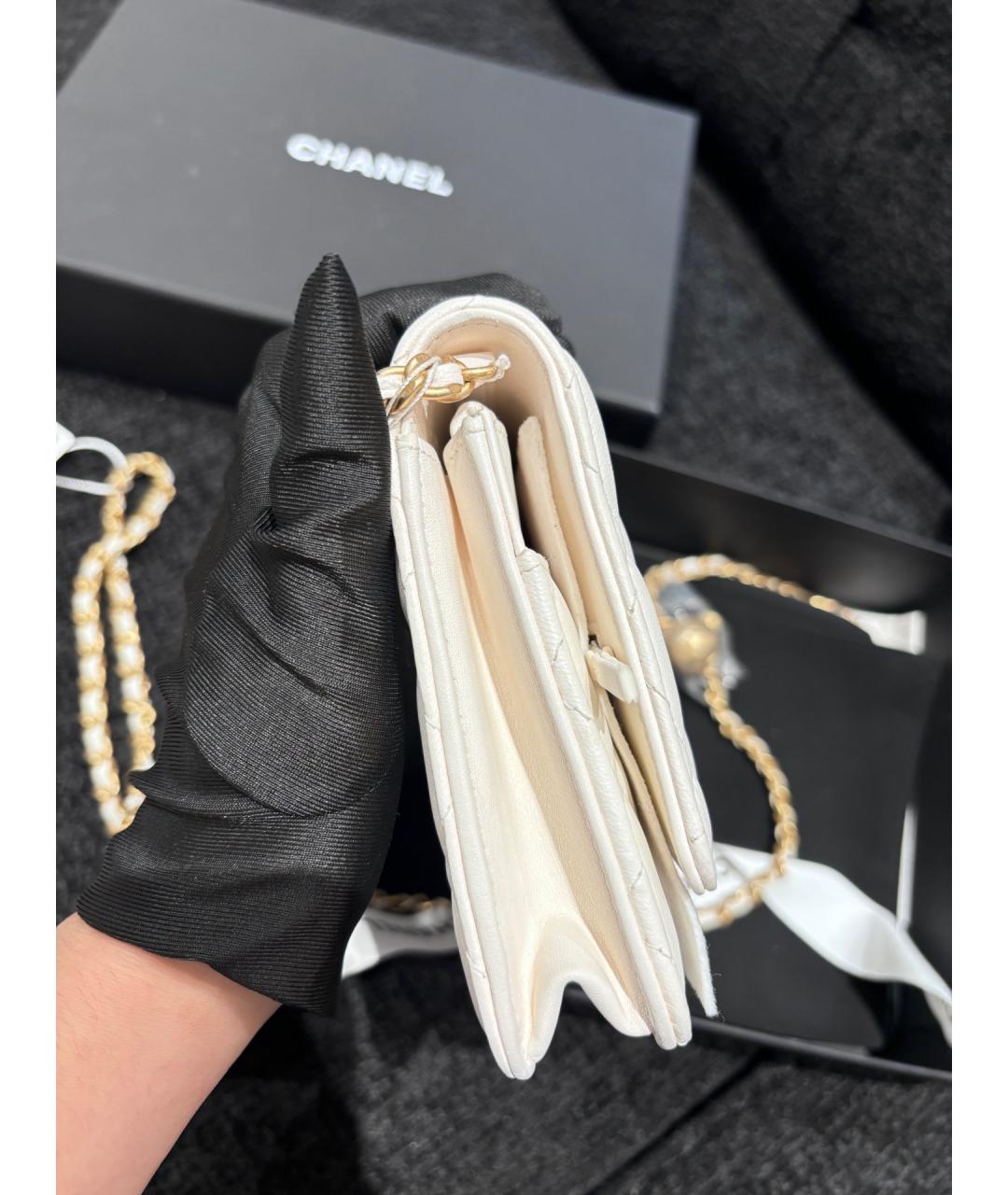 CHANEL Белая кожаная сумка через плечо, фото 4