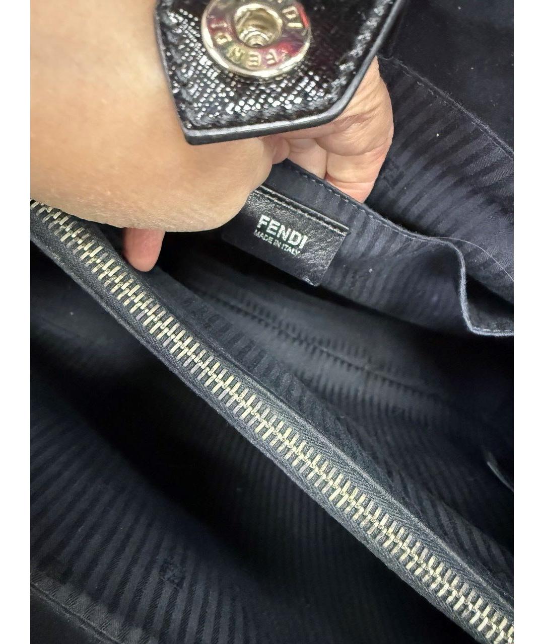 FENDI Черная сумка через плечо из лакированной кожи, фото 5