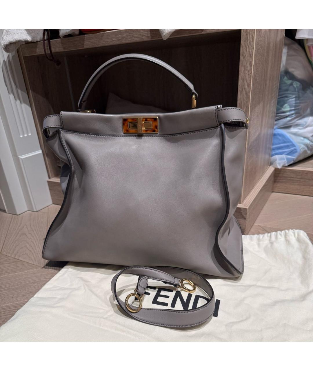 FENDI Серая кожаная сумка через плечо, фото 5