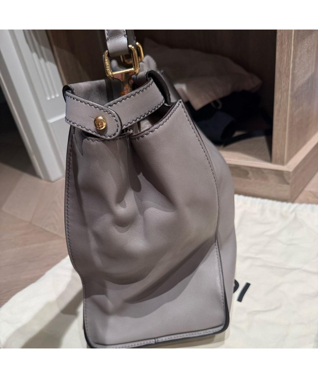 FENDI Серая кожаная сумка через плечо, фото 2