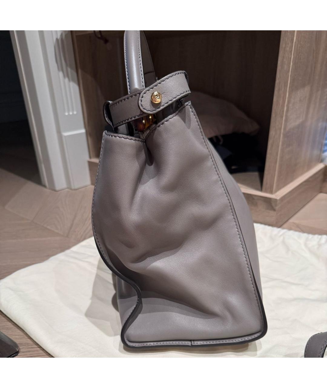 FENDI Серая кожаная сумка через плечо, фото 3