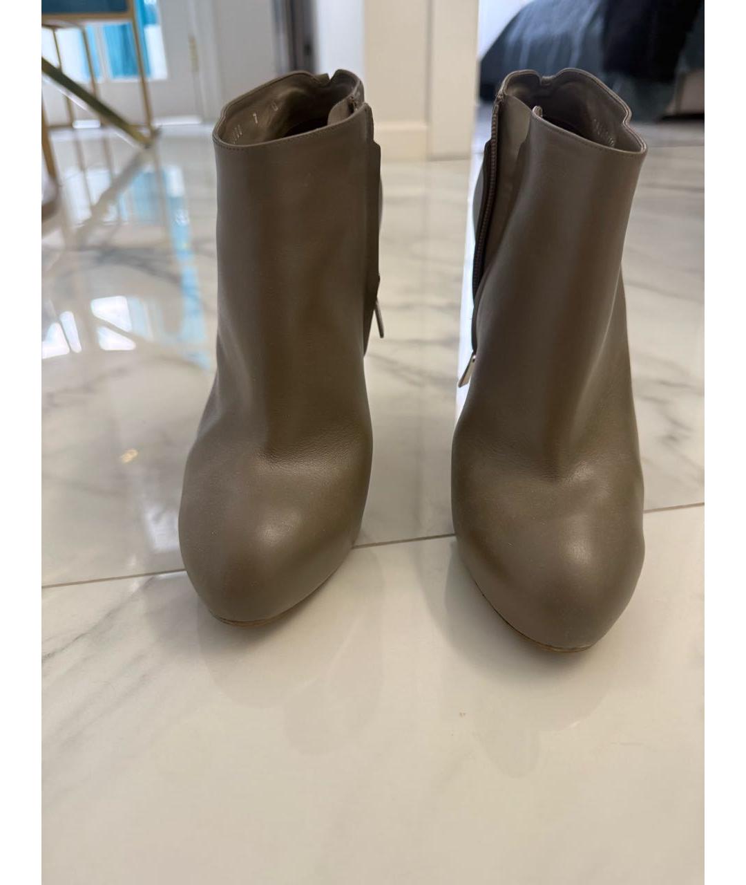 FERRAGAMO Серые кожаные ботильоны, фото 2