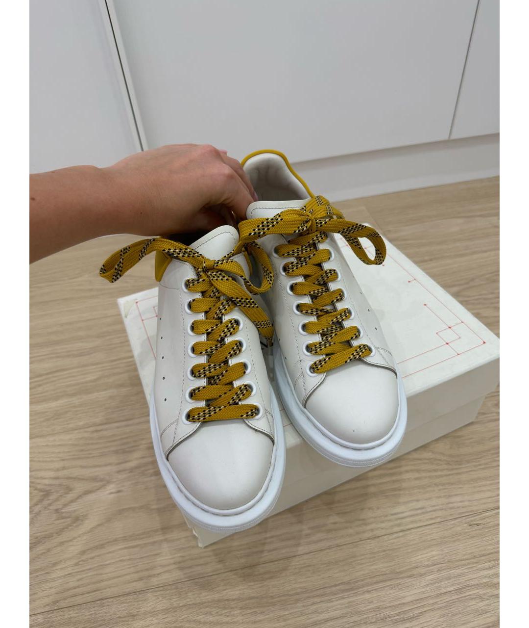 ALEXANDER MCQUEEN Белые кожаные кеды, фото 3