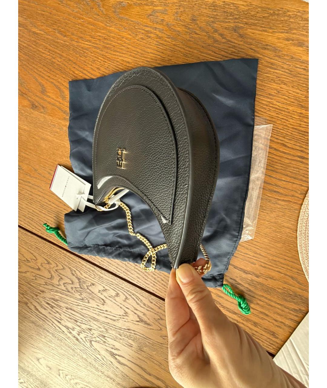 TOMMY HILFIGER Черная кожаная сумка через плечо, фото 2