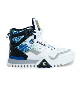 LOUIS VUITTON Высокие кроссовки / кеды