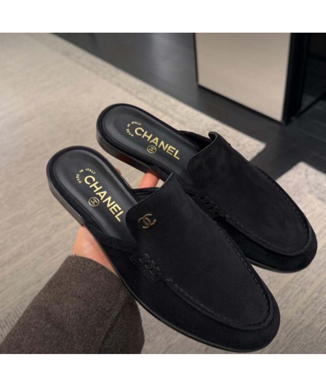 CHANEL Черные замшевые сабо, фото 2