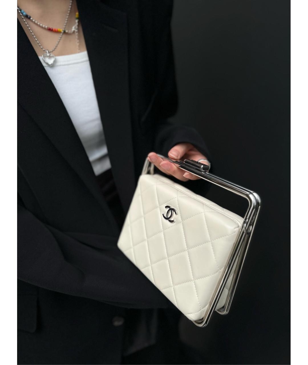 CHANEL Белая кожаная сумка через плечо, фото 3