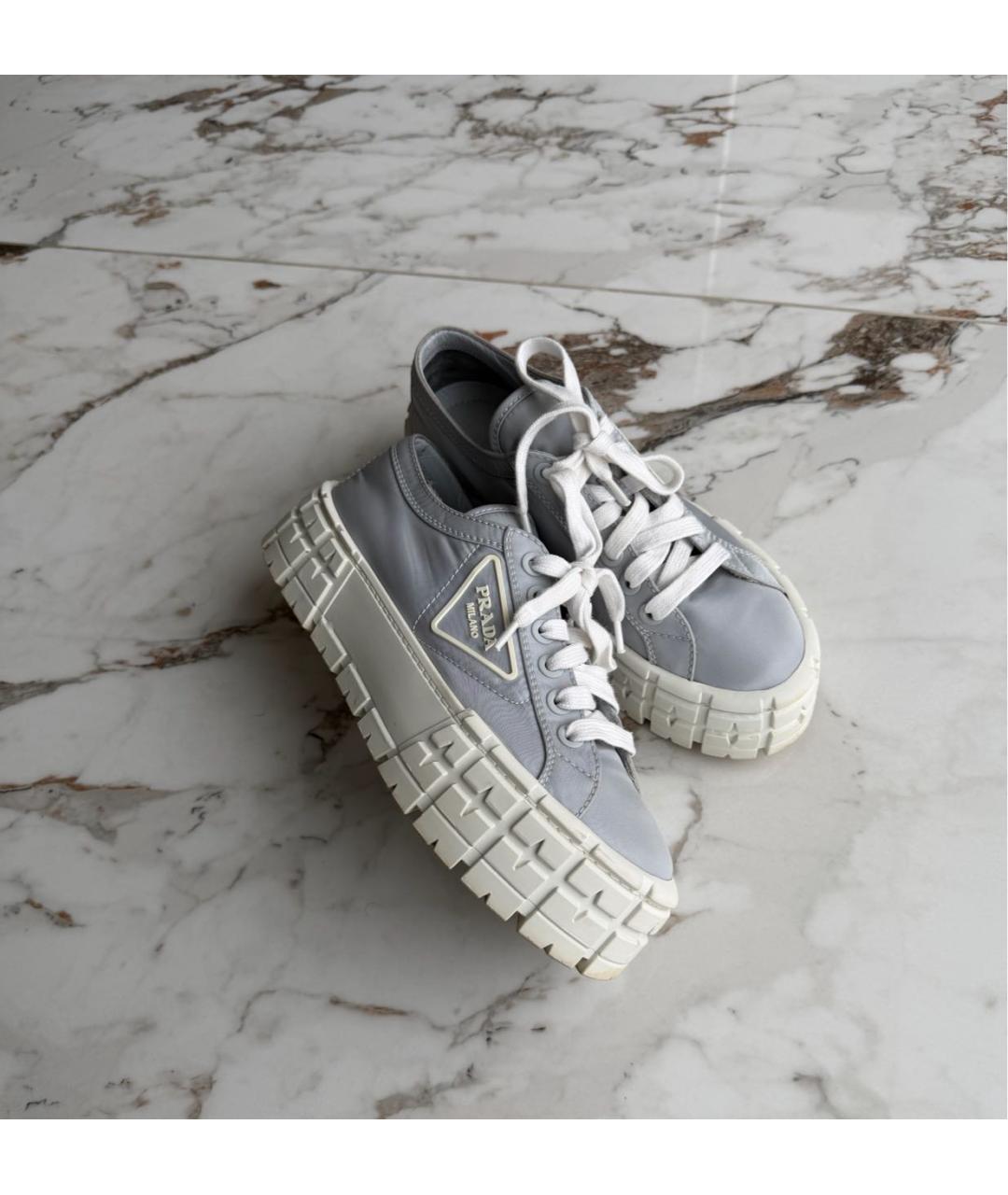 PRADA Голубые текстильные кеды, фото 2