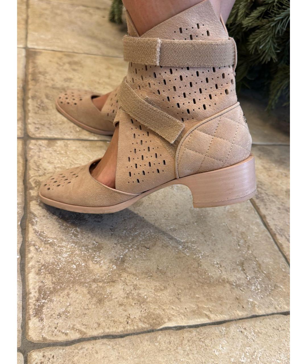 CHANEL Розовые замшевые ботильоны, фото 7