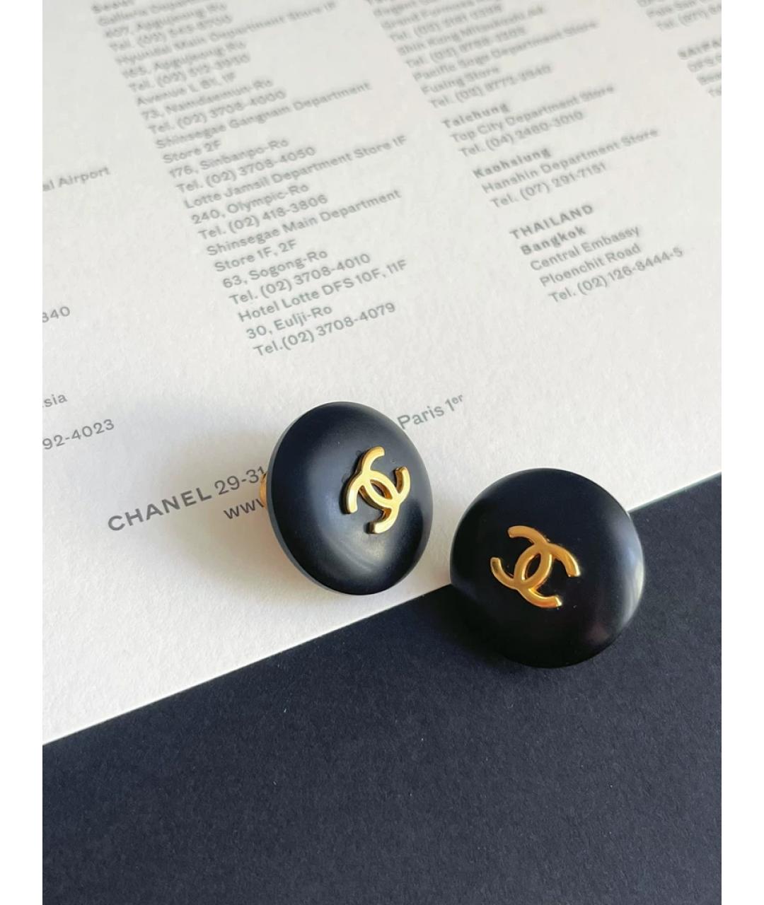 CHANEL Черные пластиковые клипсы, фото 2