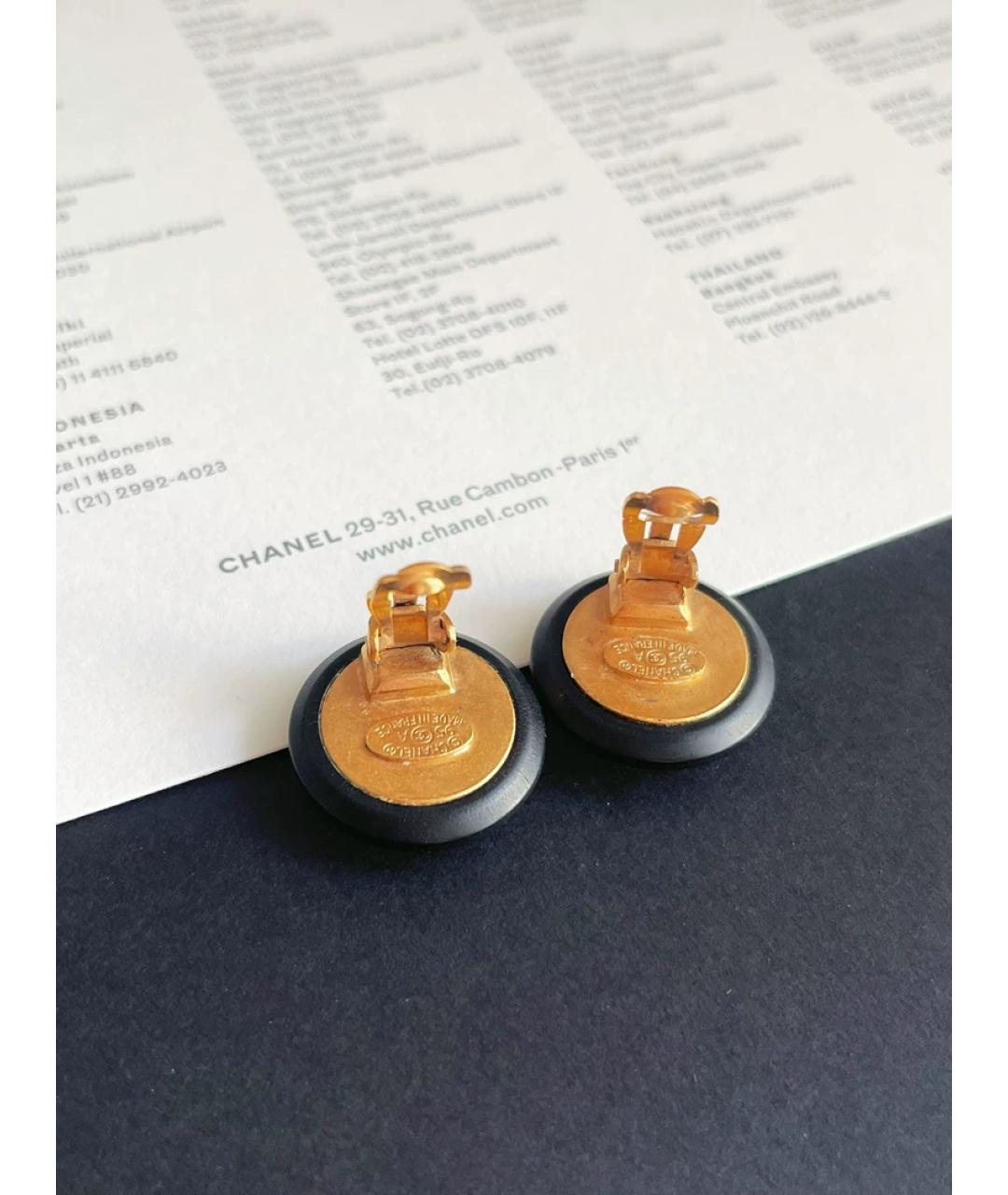 CHANEL Черные пластиковые клипсы, фото 3