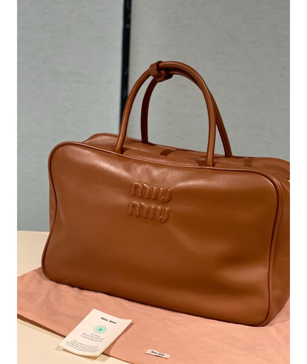 MIU MIU Коричневая кожаная сумка через плечо, фото 2