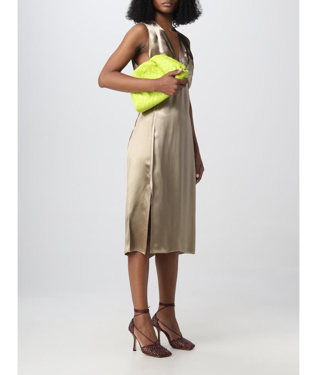 BOTTEGA VENETA Золотое шелковое коктейльное платье, фото 3