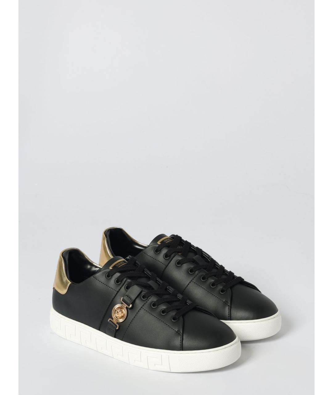 VERSACE Черные низкие кроссовки / кеды из искусственной кожи, фото 2