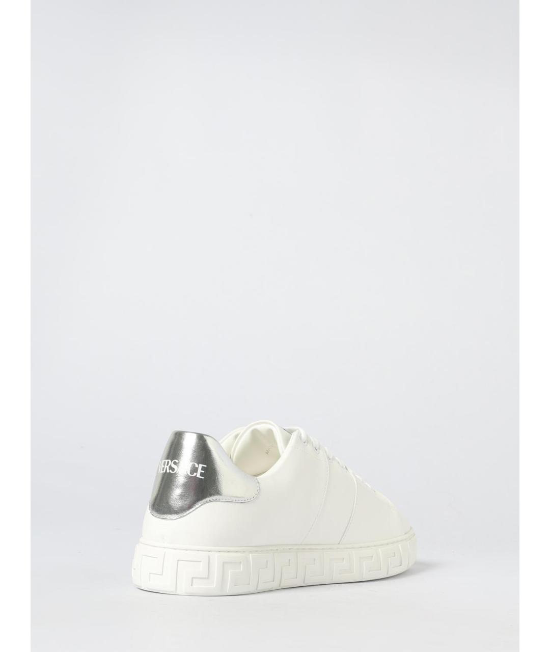 VERSACE Белые низкие кроссовки / кеды из искусственной кожи, фото 3