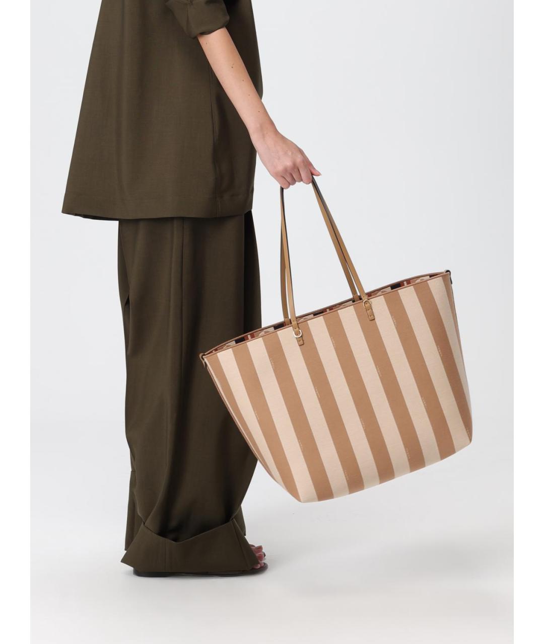 FENDI Бежевая тканевая сумка тоут, фото 2