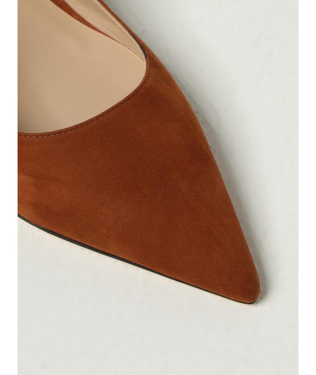 STUART WEITZMAN Коричневые замшевые туфли, фото 4