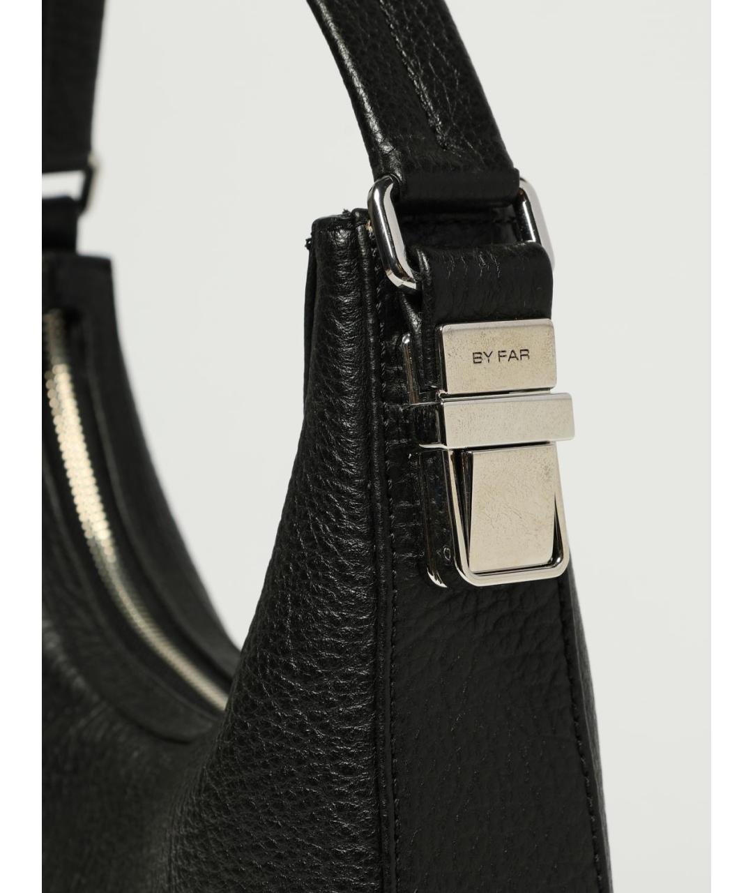 BY FAR Черная кожаная сумка через плечо, фото 3
