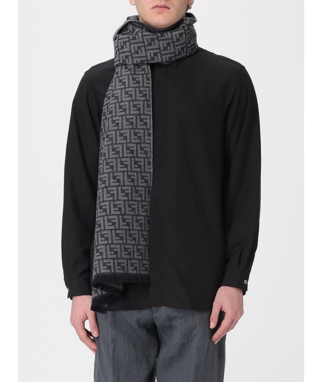 FENDI Серый шерстяной шарф, фото 2