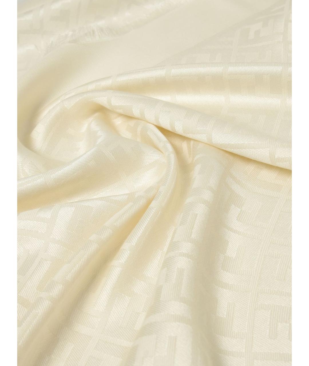 FENDI Бежевый шелковый шарф, фото 3