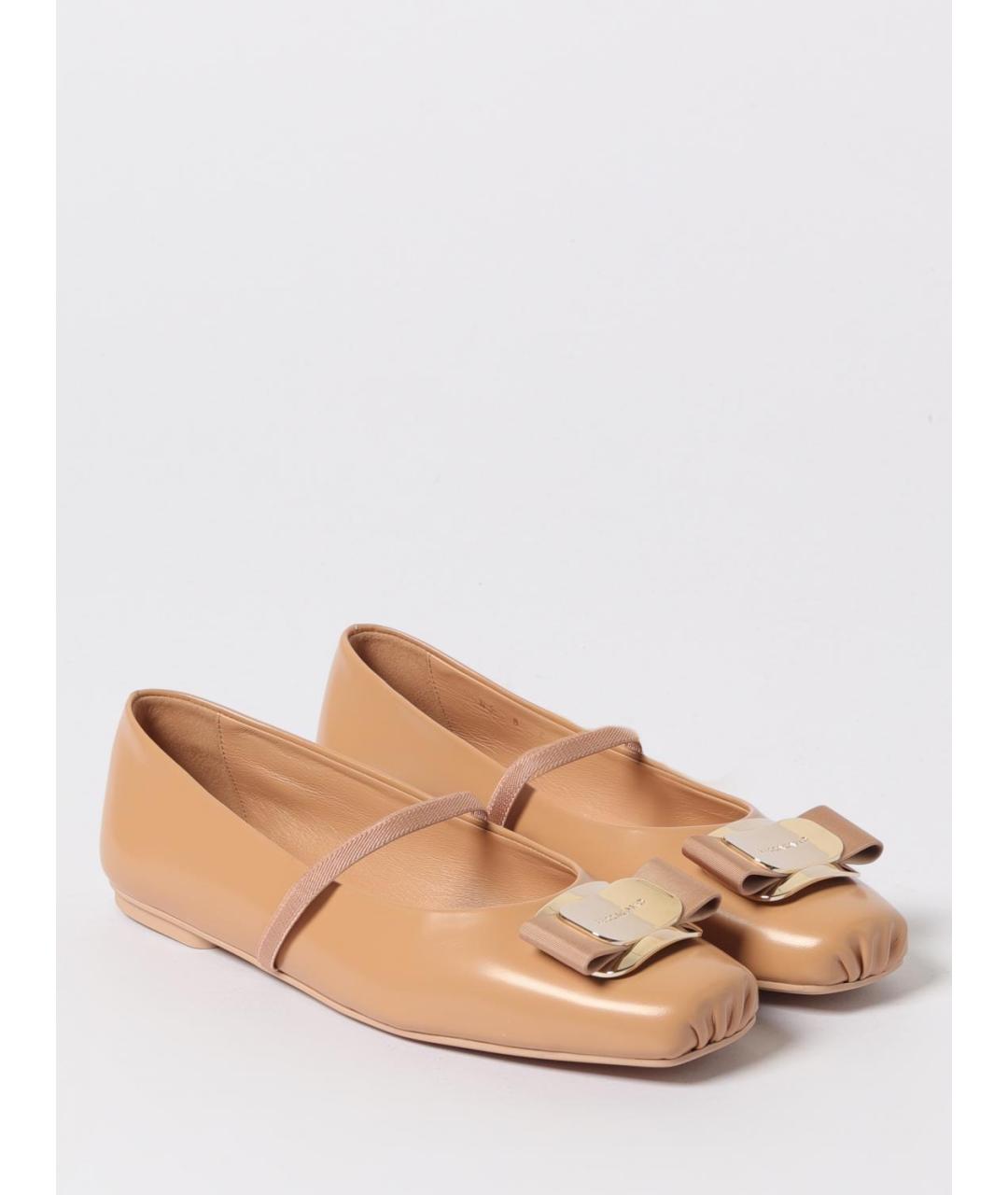 FERRAGAMO Бежевые кожаные балетки, фото 2