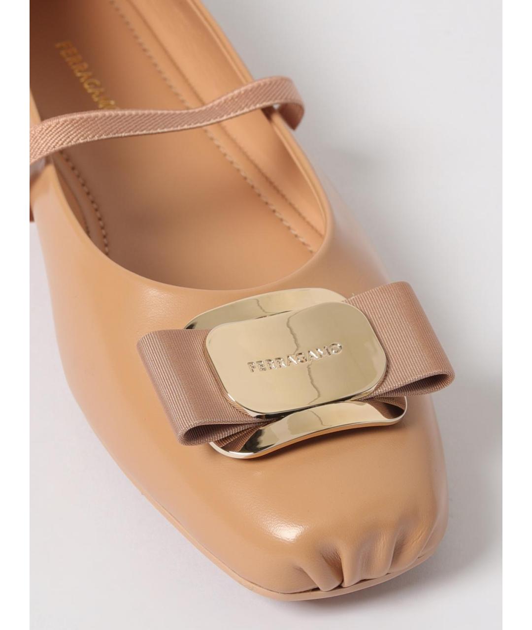 FERRAGAMO Бежевые кожаные балетки, фото 4