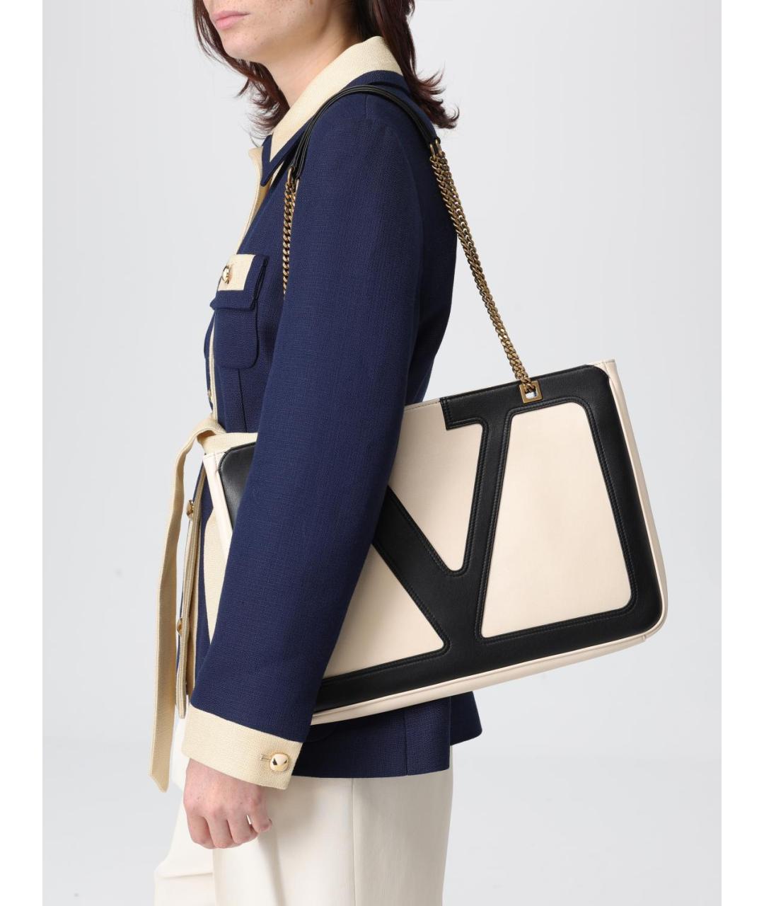 VALENTINO Бежевая кожаная сумка тоут, фото 2