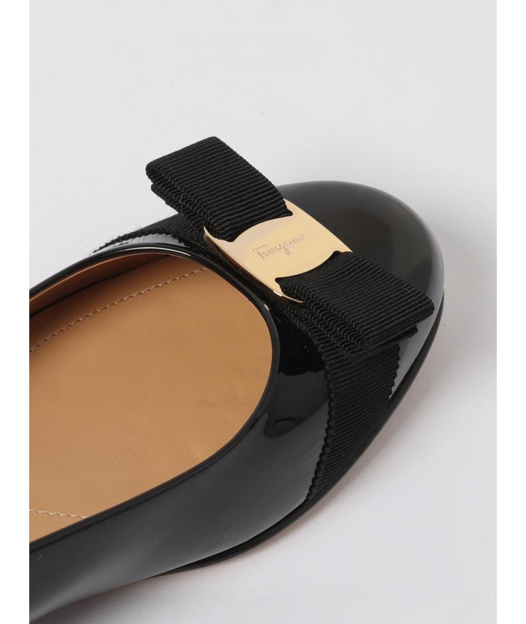 FERRAGAMO Черные кожаные балетки, фото 4