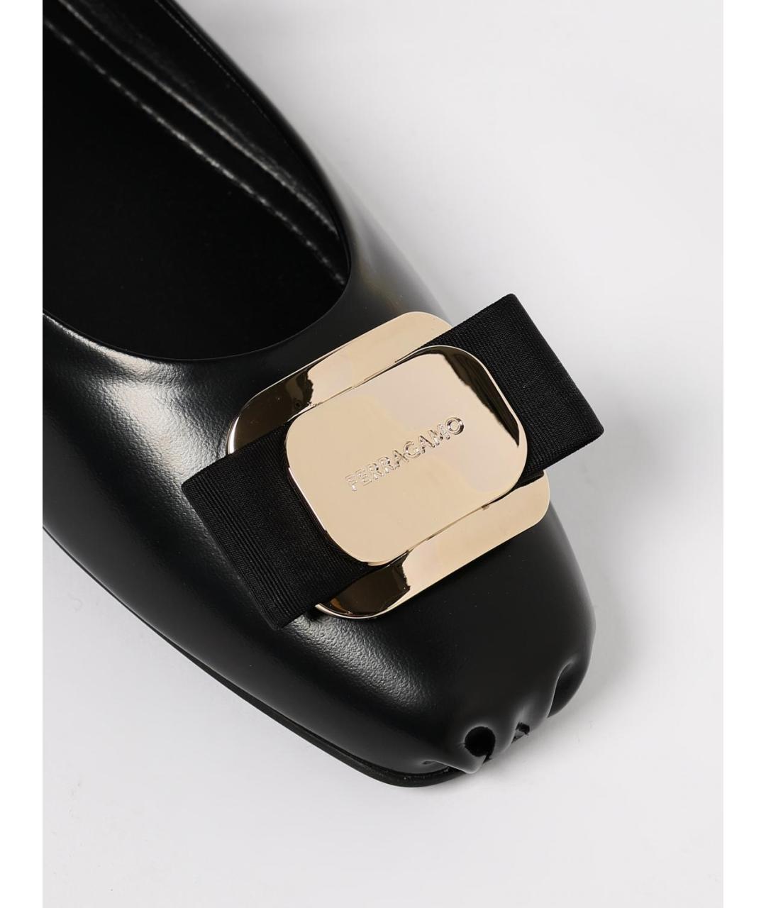 FERRAGAMO Черные кожаные балетки, фото 4