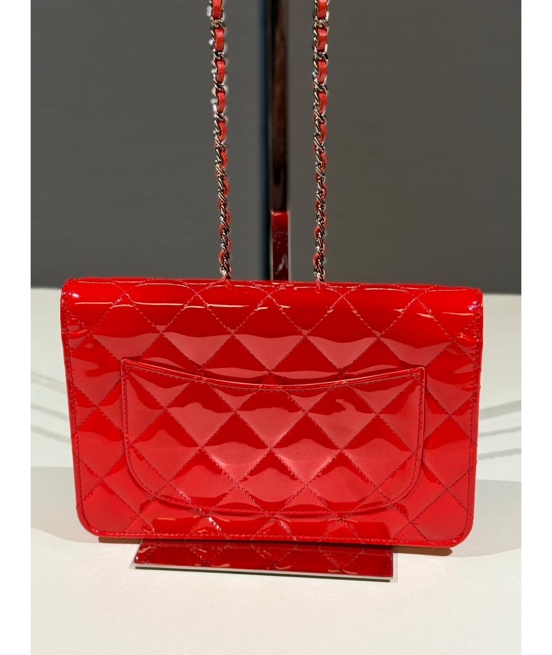 CHANEL Красная сумка через плечо из лакированной кожи, фото 6