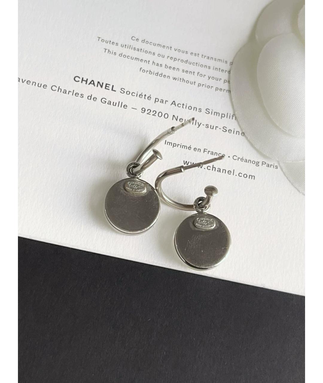 CHANEL Белые пластиковые серьги, фото 3