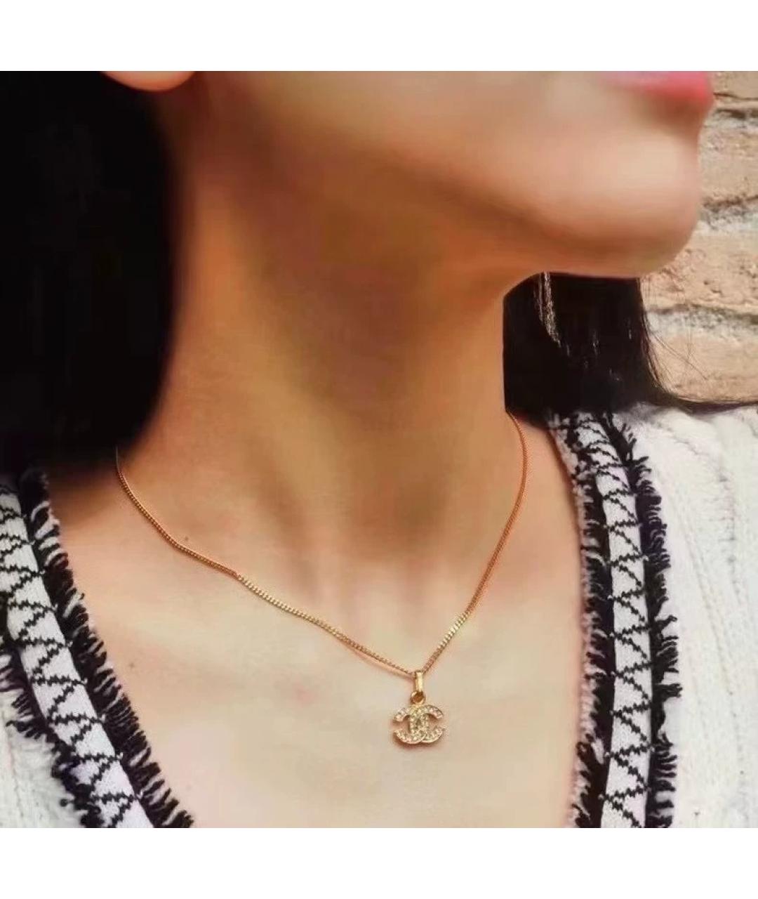 CHANEL Золотая металлическая подвеска, фото 2