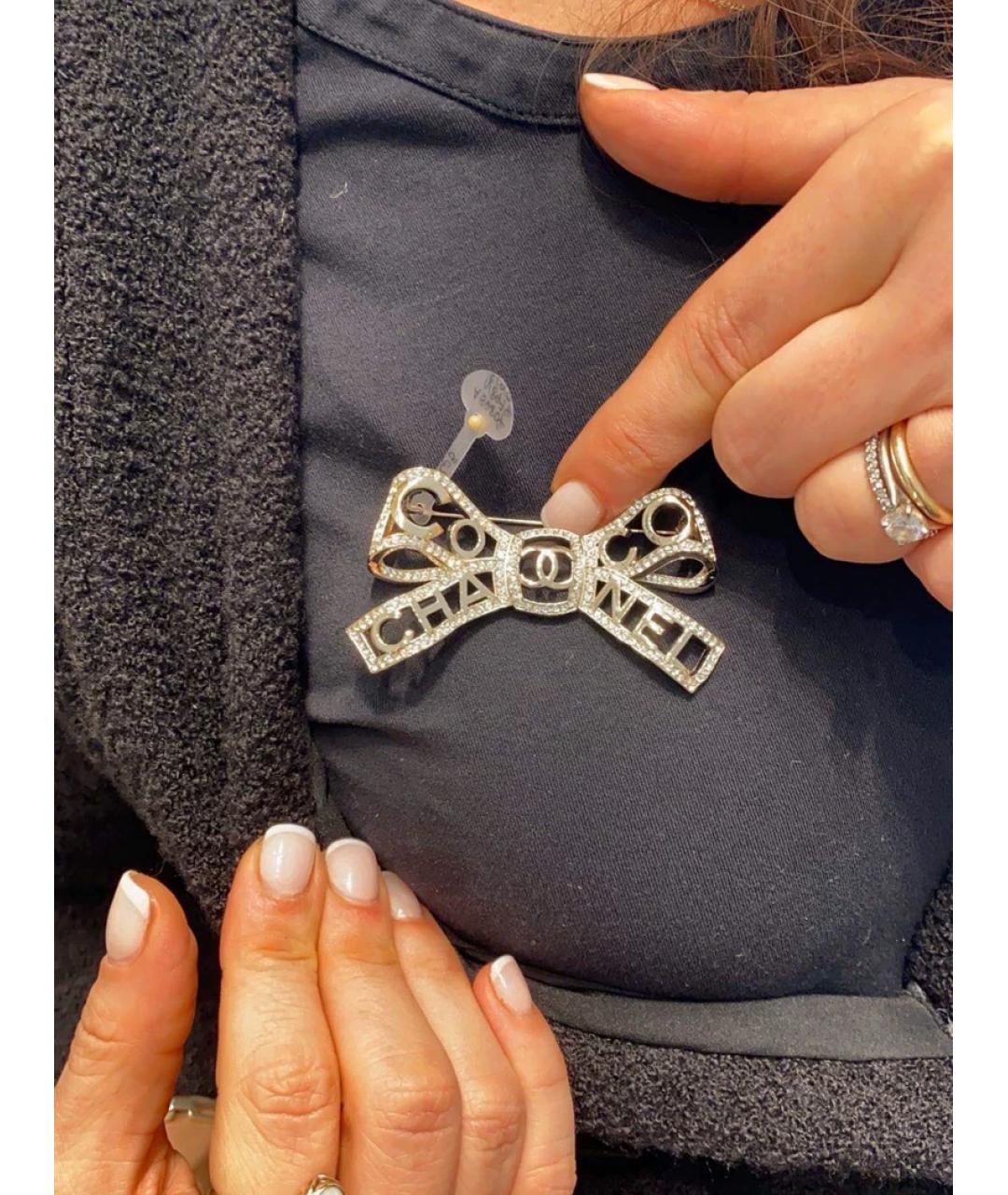 CHANEL Золотая металлическая булавка / брошь, фото 3