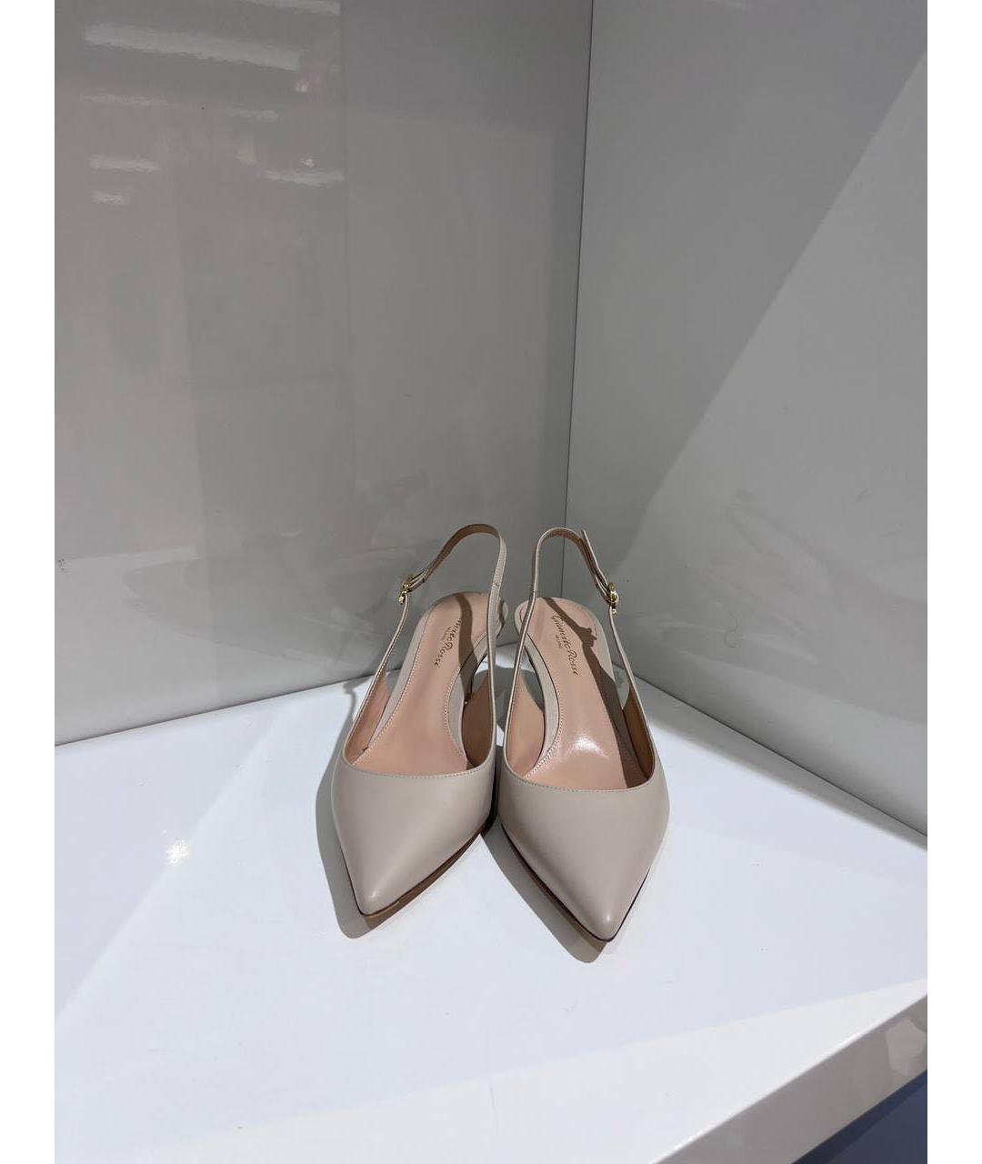 GIANVITO ROSSI Бежевые кожаные лодочки на низком каблуке, фото 3