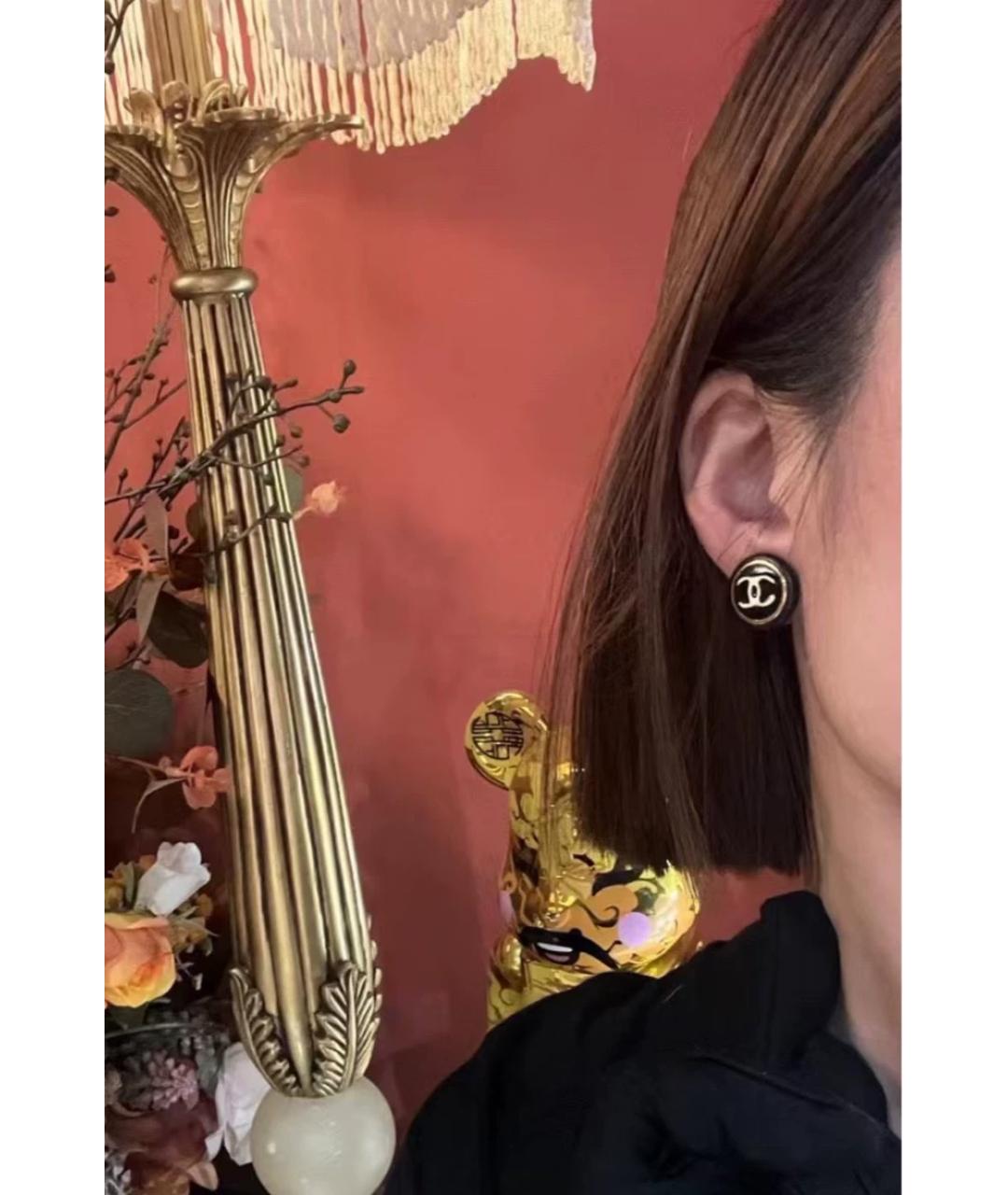 CHANEL Черные металлические клипсы, фото 4