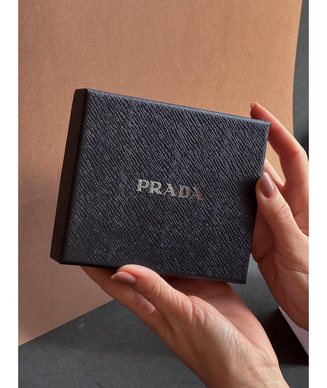 PRADA Серый кожаный кошелек, фото 2