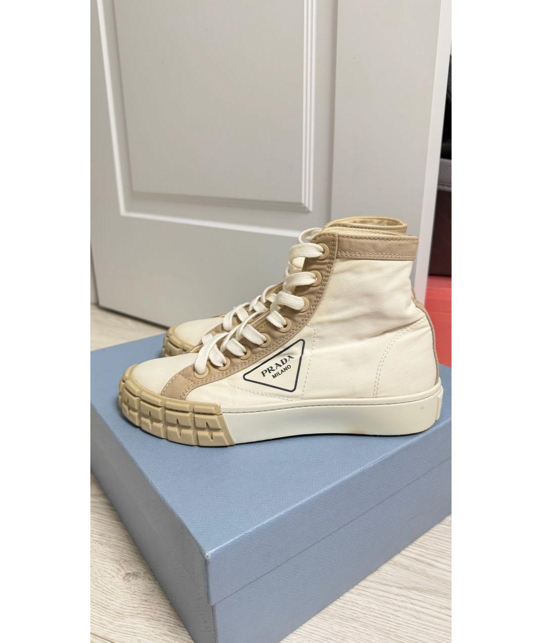 PRADA Белые текстильные кеды, фото 6