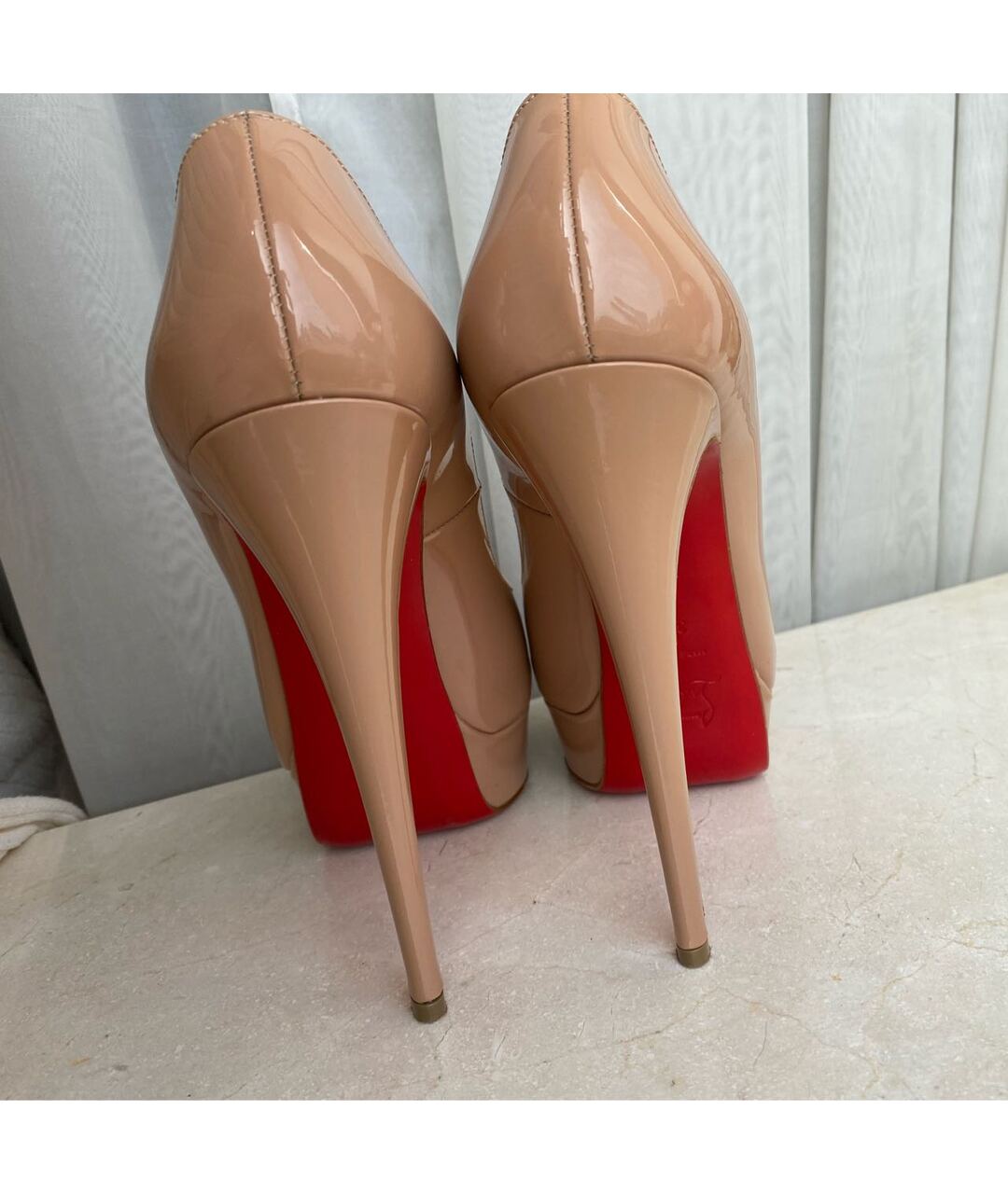 CHRISTIAN LOUBOUTIN Бежевые кожаные туфли, фото 4