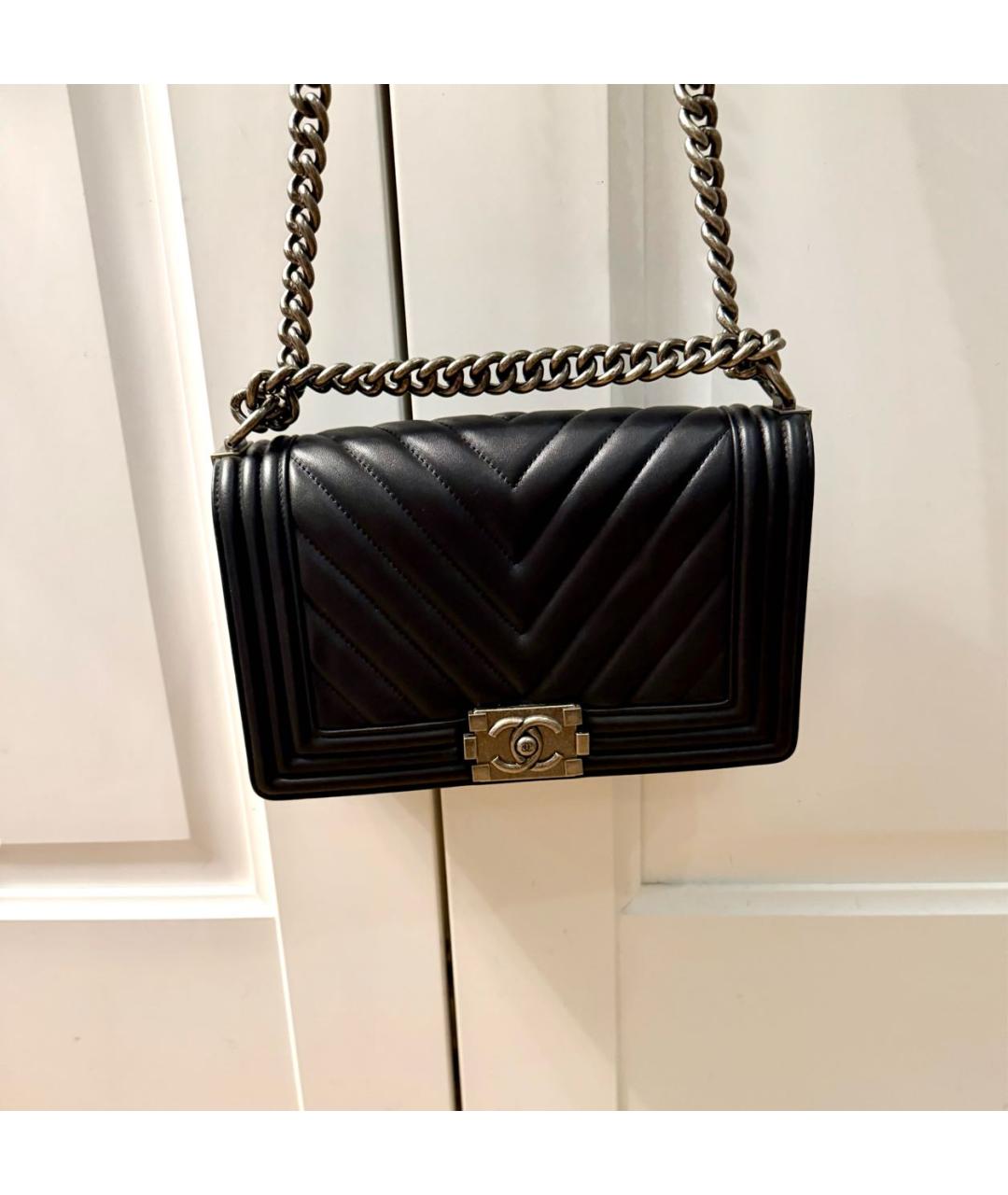 CHANEL Черная кожаная сумка через плечо, фото 2