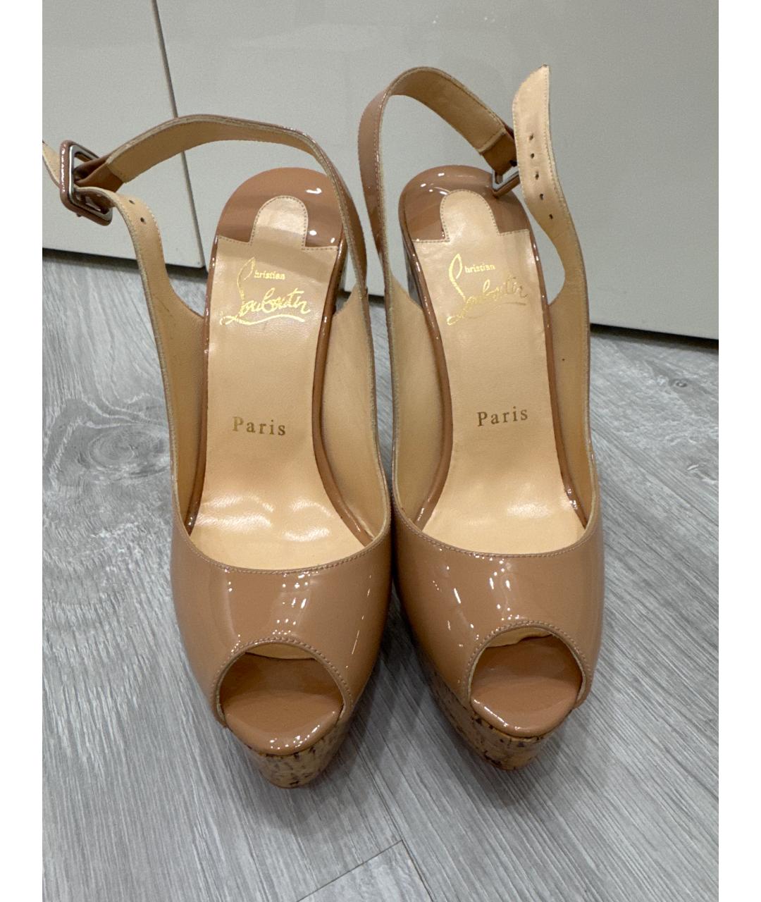 CHRISTIAN LOUBOUTIN Бежевые туфли из лакированной кожи, фото 2