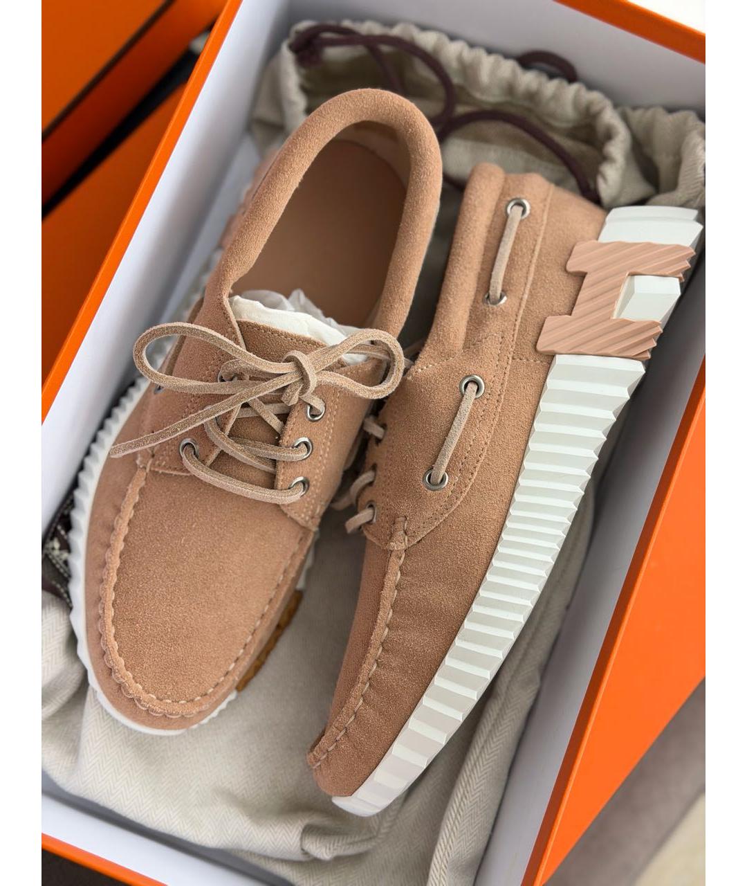 HERMES Бежевые замшевые мокасины, фото 3