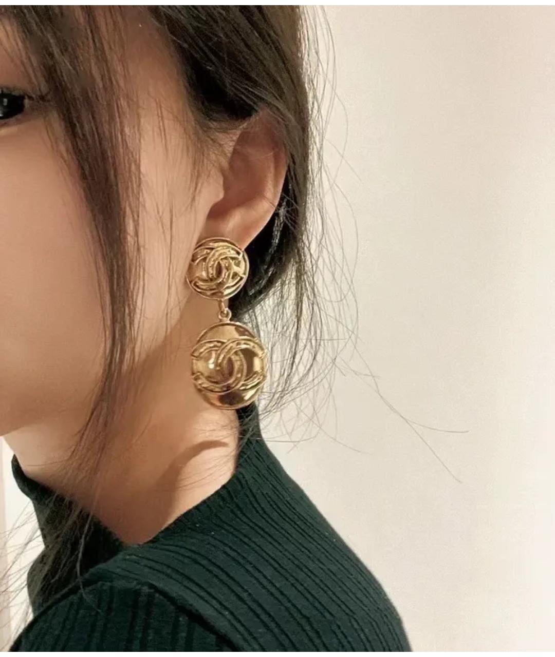 CHANEL Золотые металлические клипсы, фото 3