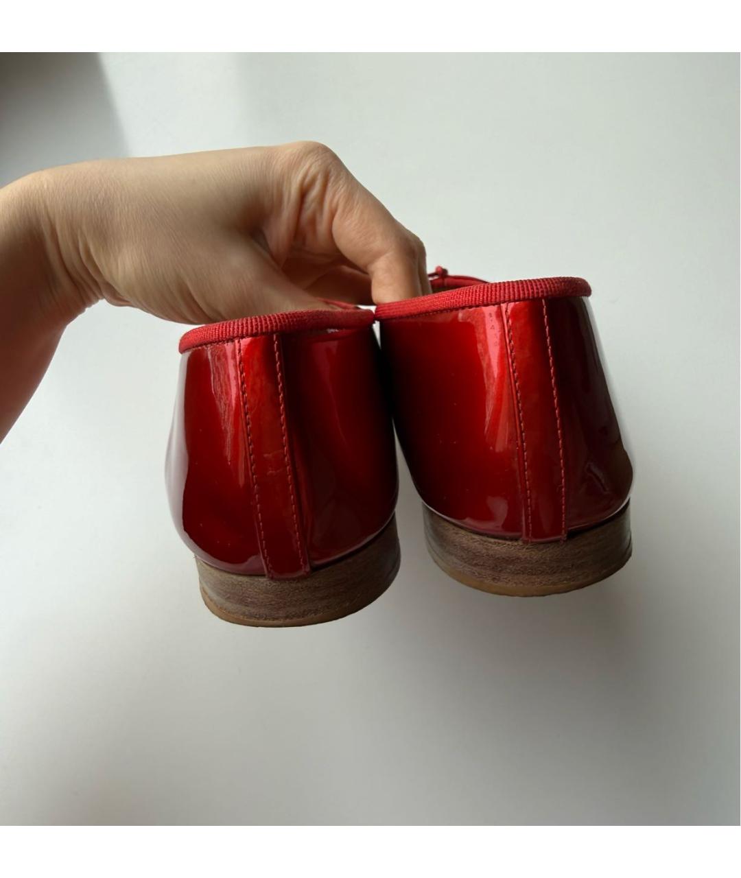 CHANEL Красные балетки из лакированной кожи, фото 3