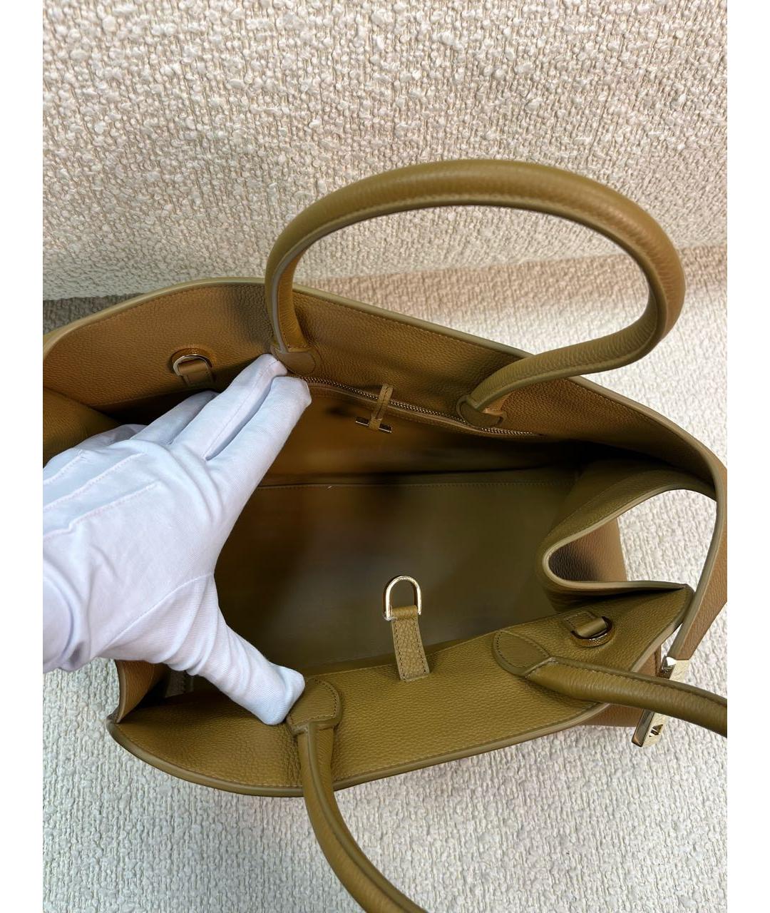 FERRAGAMO Горчичная кожаная сумка с короткими ручками, фото 4