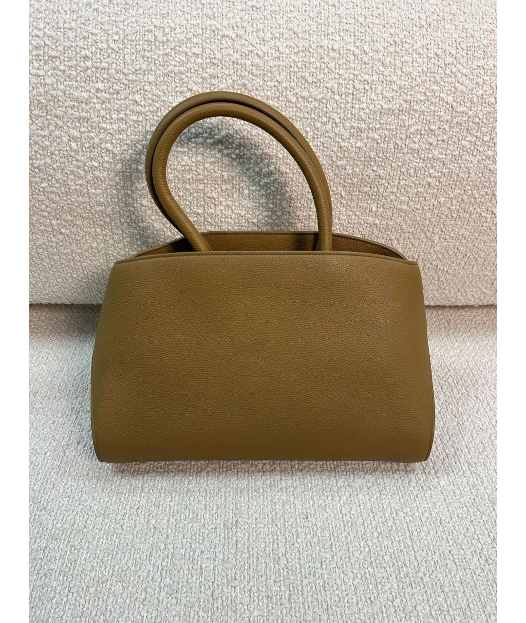 FERRAGAMO Горчичная кожаная сумка с короткими ручками, фото 3