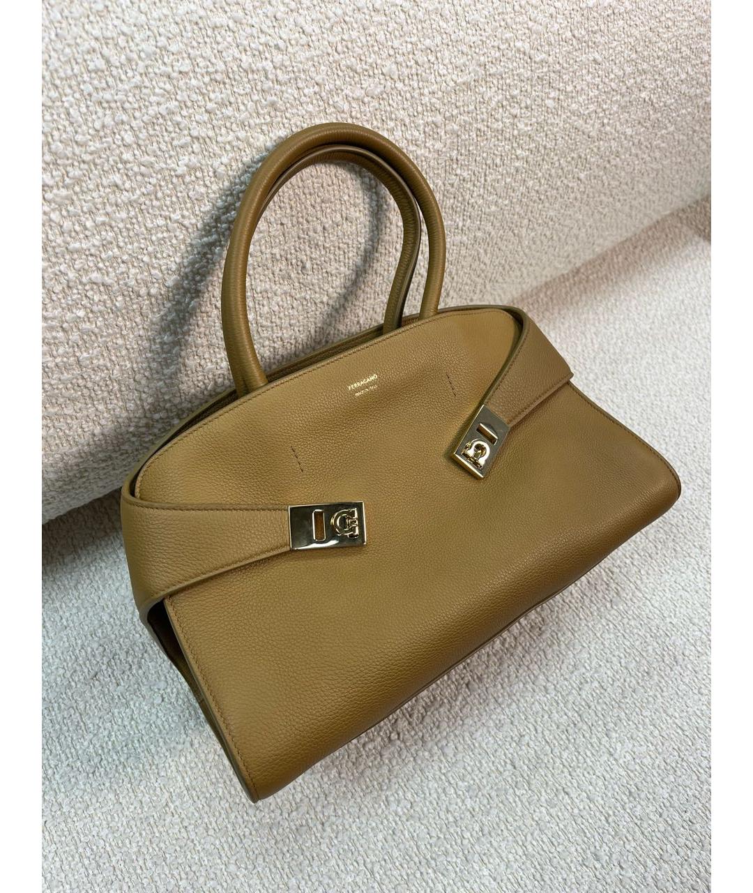 FERRAGAMO Горчичная кожаная сумка с короткими ручками, фото 2