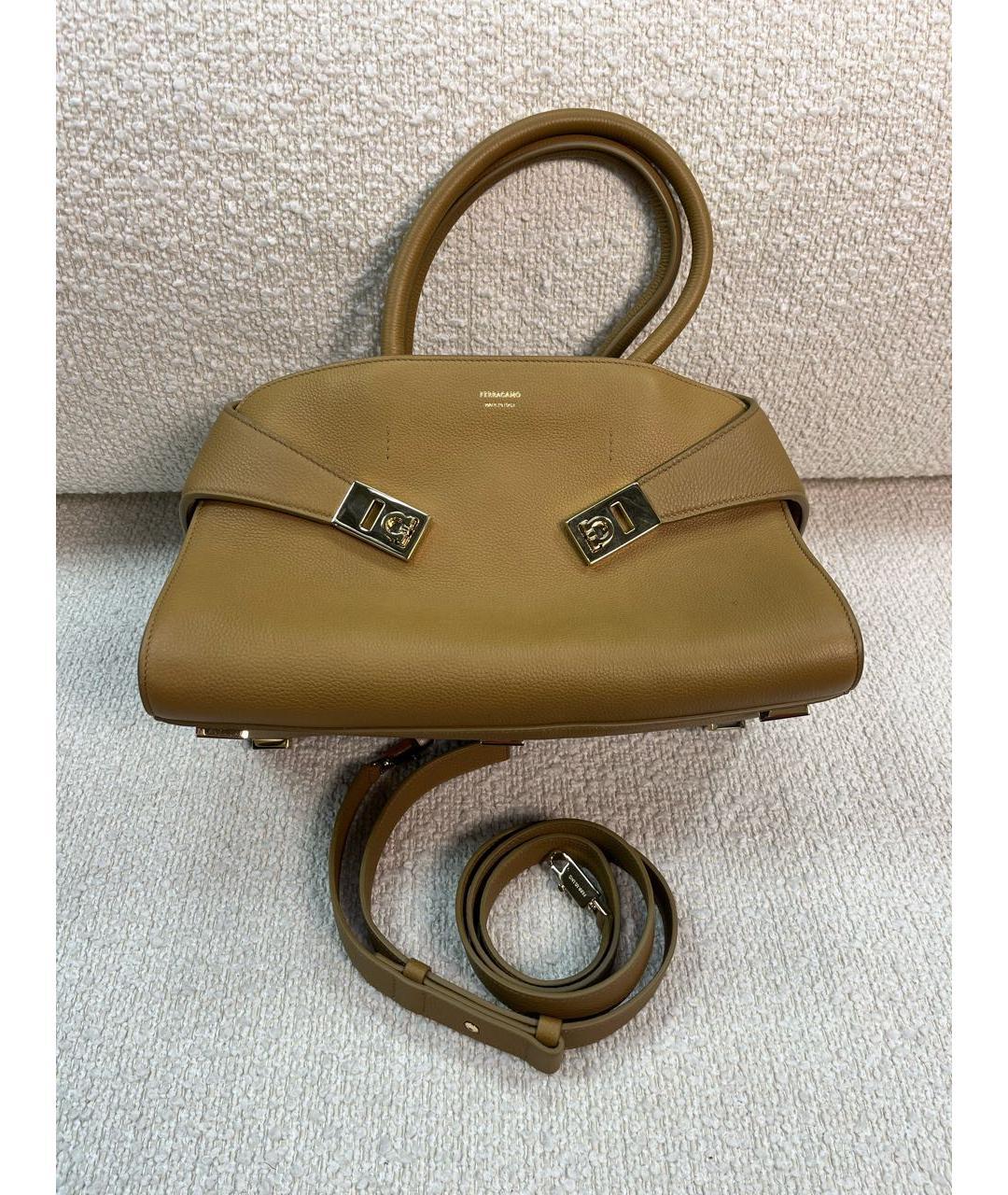 FERRAGAMO Горчичная кожаная сумка с короткими ручками, фото 6