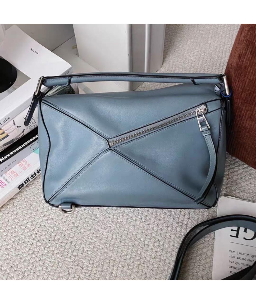 LOEWE Голубая кожаная сумка с короткими ручками, фото 3