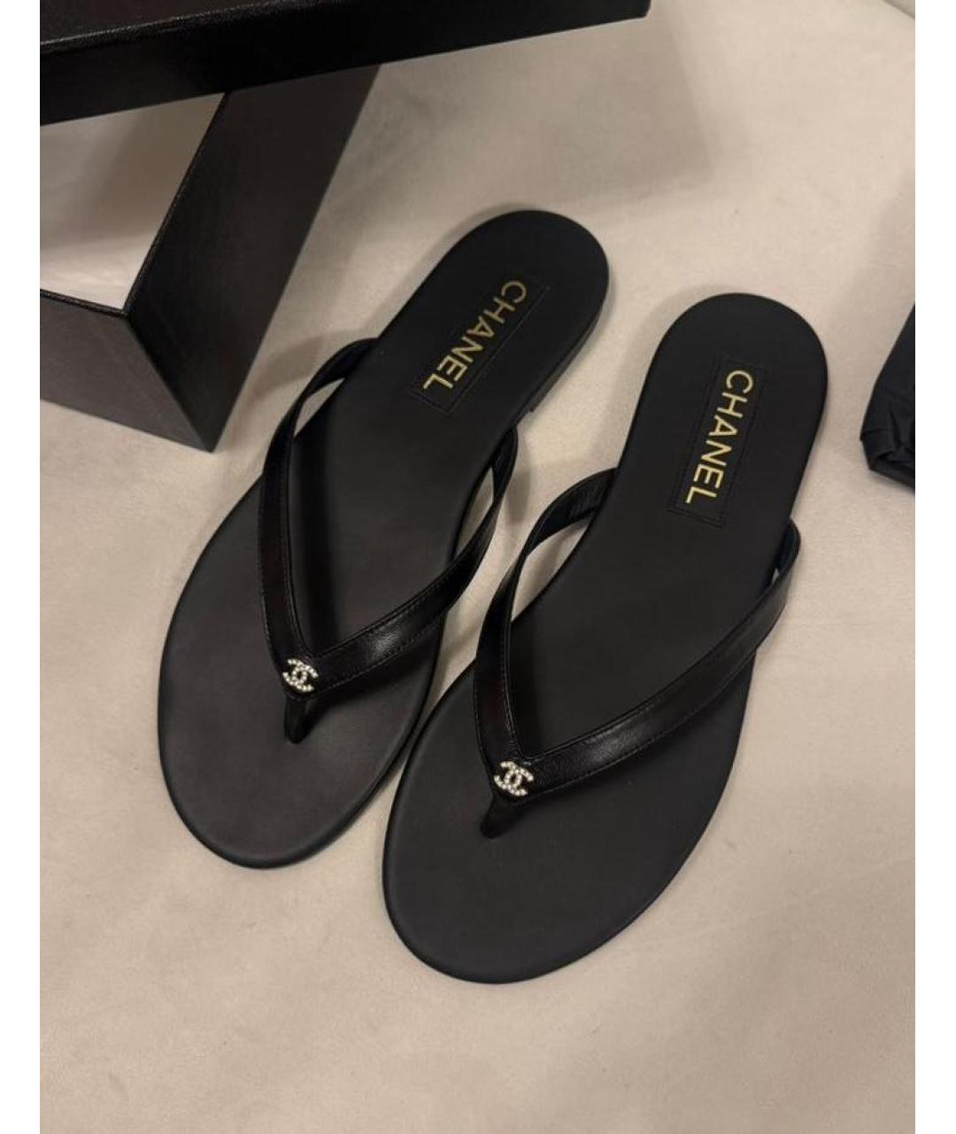 CHANEL Черные кожаные шлепанцы, фото 2